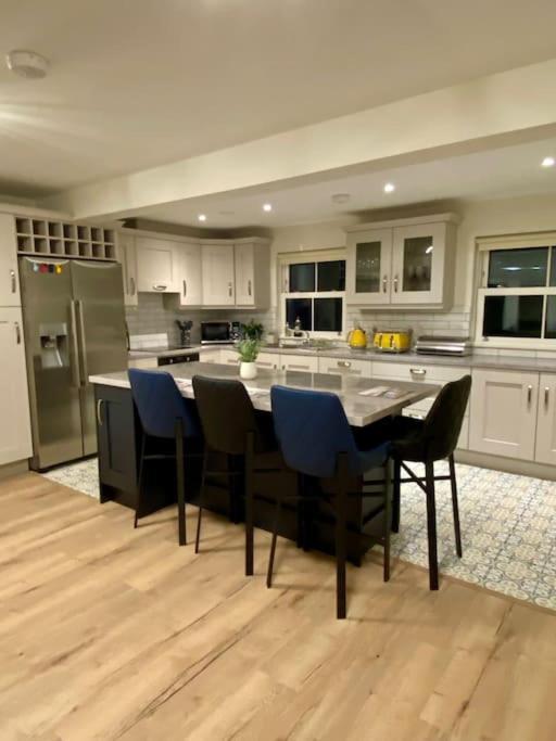 Modern Family Home Castleisland Extérieur photo